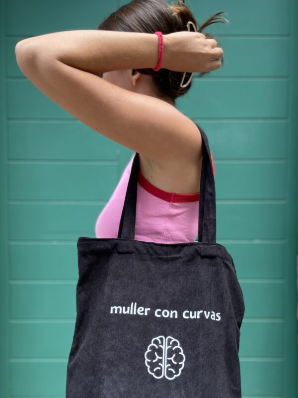 MULLER CON CURVAS - Imaxe 2